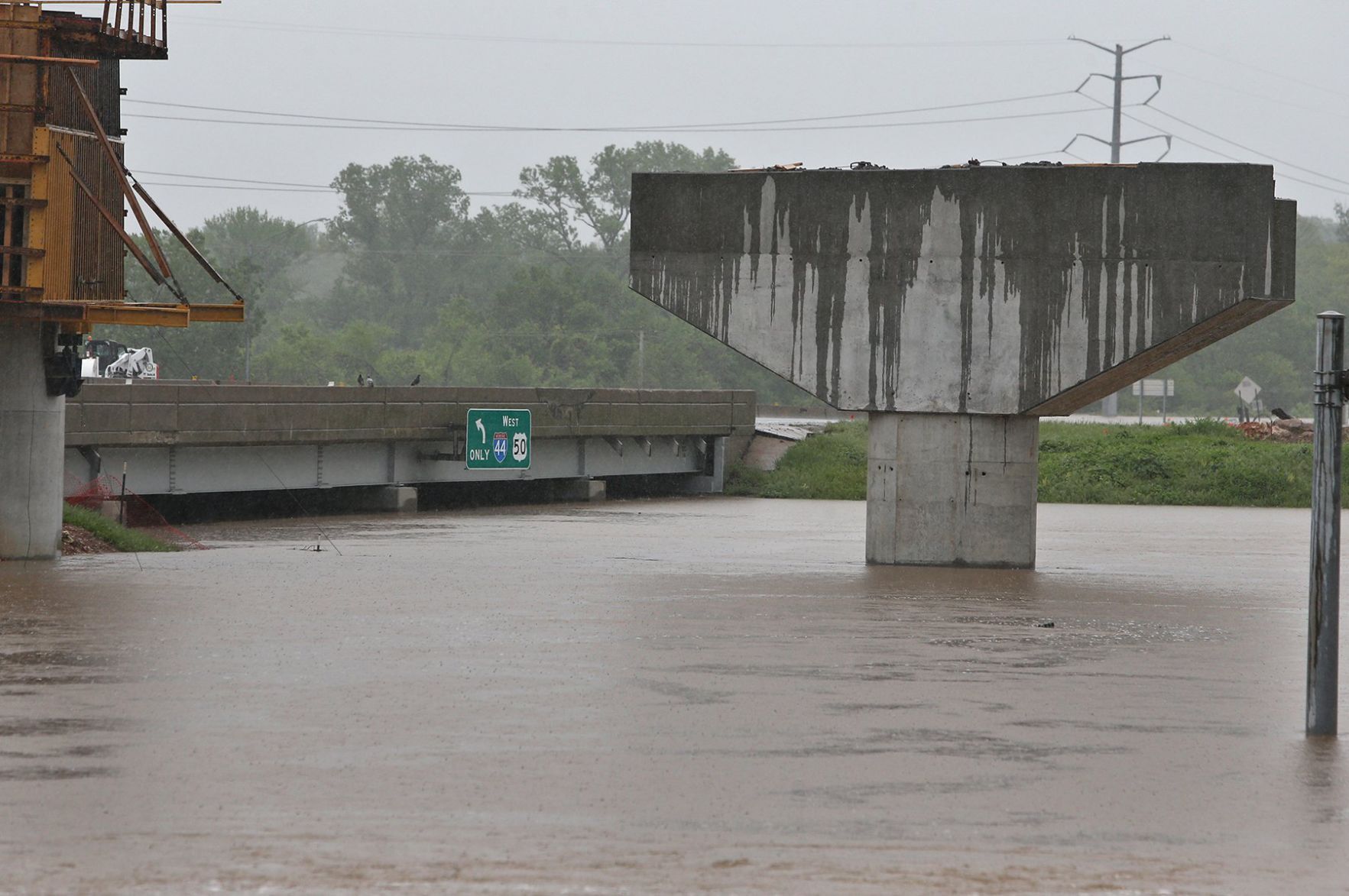 The rising Meramec causes many headaches in Fenton